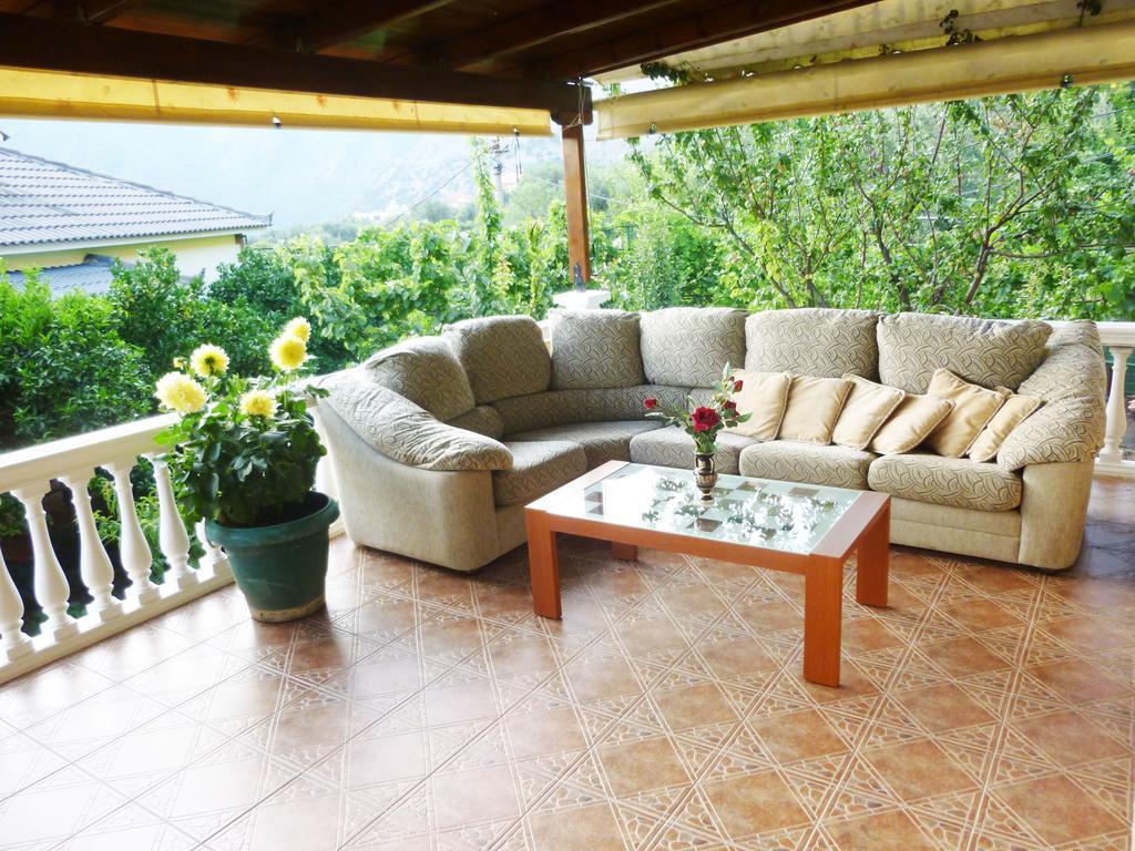 Vila Altini Borsh Luaran gambar