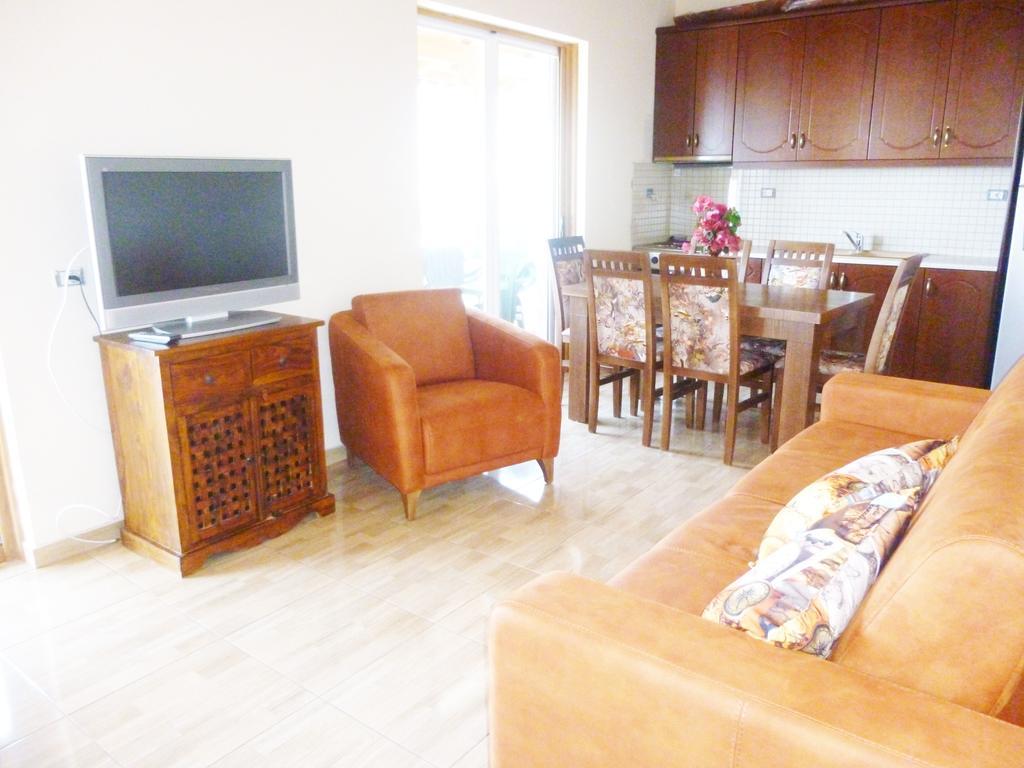 Vila Altini Borsh Luaran gambar